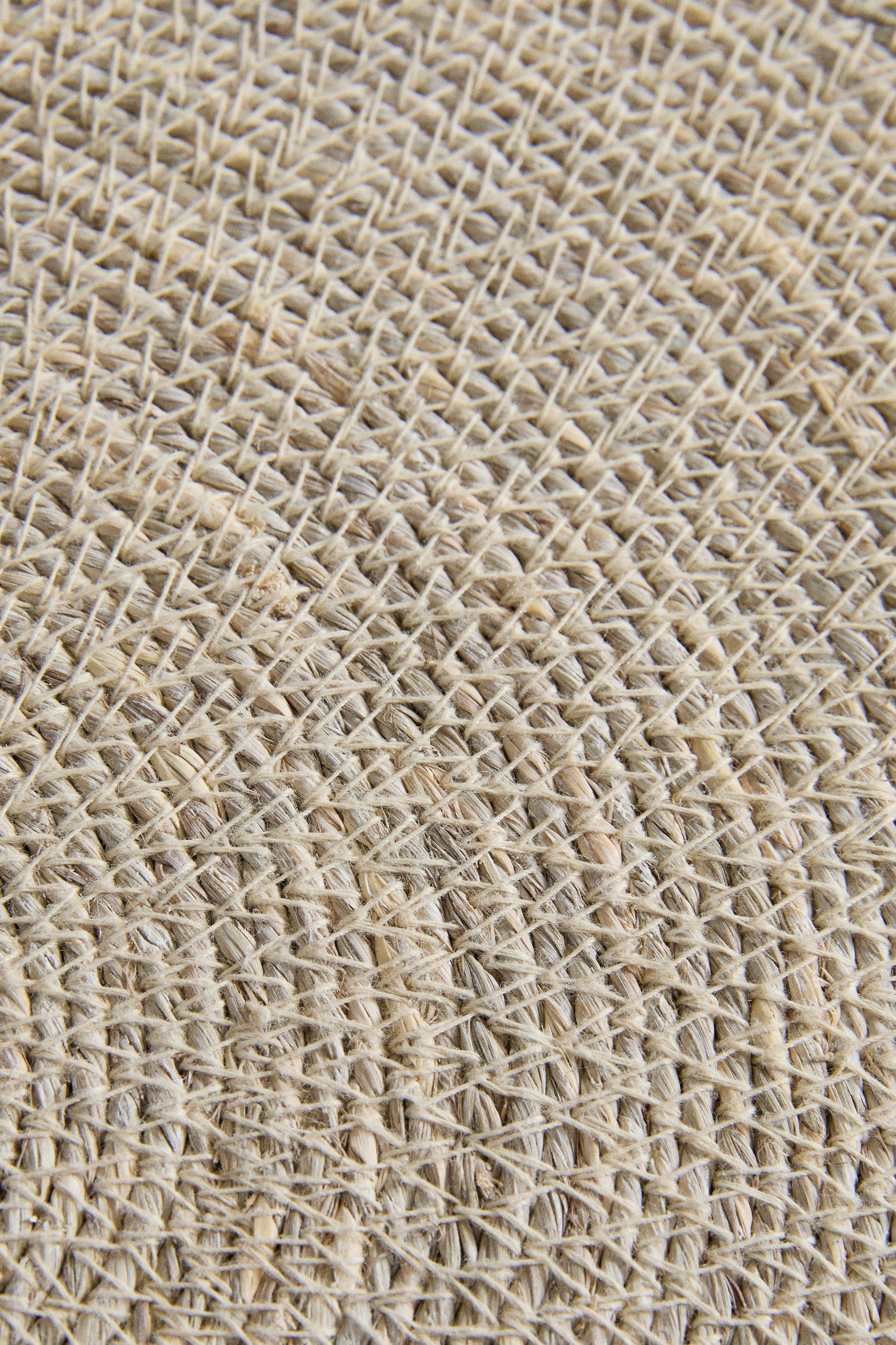 ROUND FIBER PLACEMAT